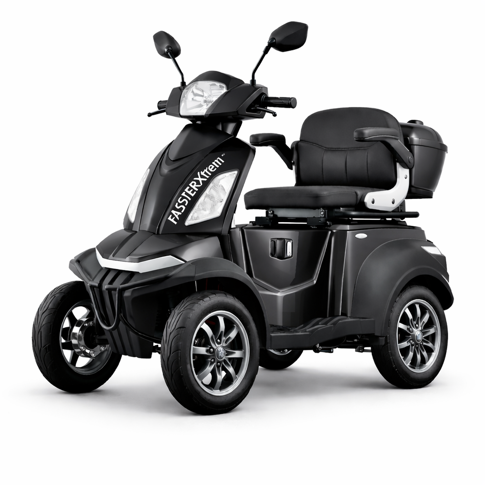 Faster Xtrem Negro en perspectiva diagonal, scooter eléctrico de cuatro ruedas