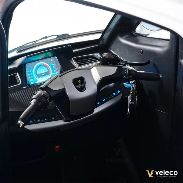 Advena Veleco Minicoche eléctrico de tres ruedas con protección total, IVA reducido 4%